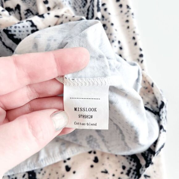 Misslook Women's White Snake Skin Crew Neck Pullover Top Size 3XL - Picture 4 of 8